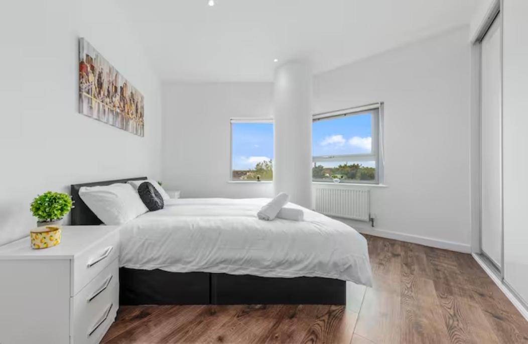 Delta 2 Bedroom Flat In London Dp102 クロイドン エクステリア 写真