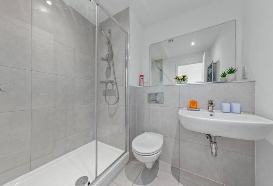 Delta 2 Bedroom Flat In London Dp102 クロイドン エクステリア 写真