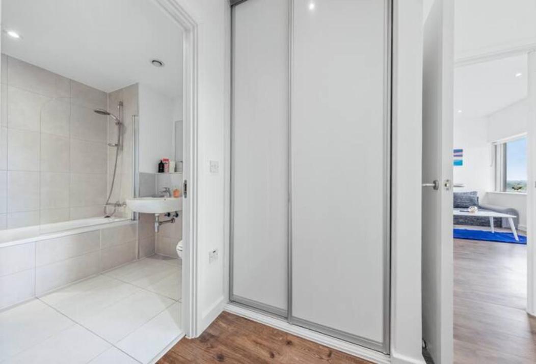 Delta 2 Bedroom Flat In London Dp102 クロイドン エクステリア 写真